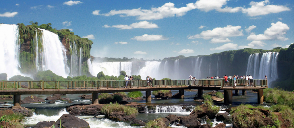Verão 2022/2023 para Foz do Iguaçu! Voos a partir de R$370 ida e volta, com taxas inclusas!