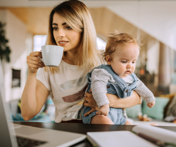 Como equilibrar carreira e maternidade